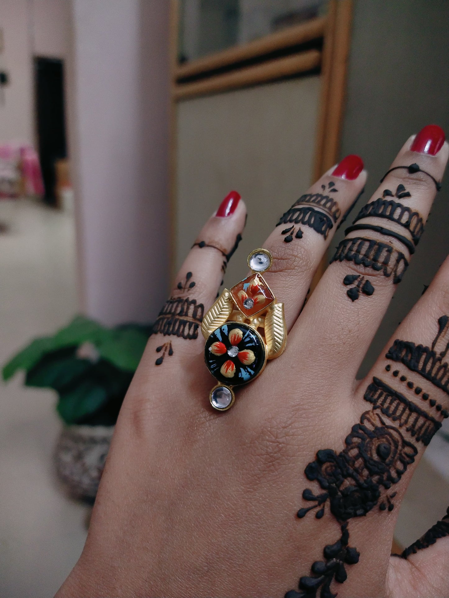 Beautiful monalisa stone ring
