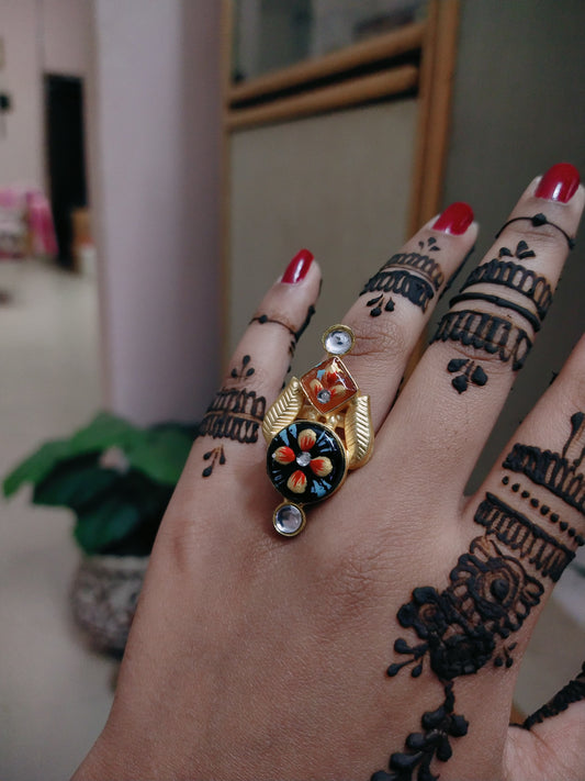 Beautiful monalisa stone ring