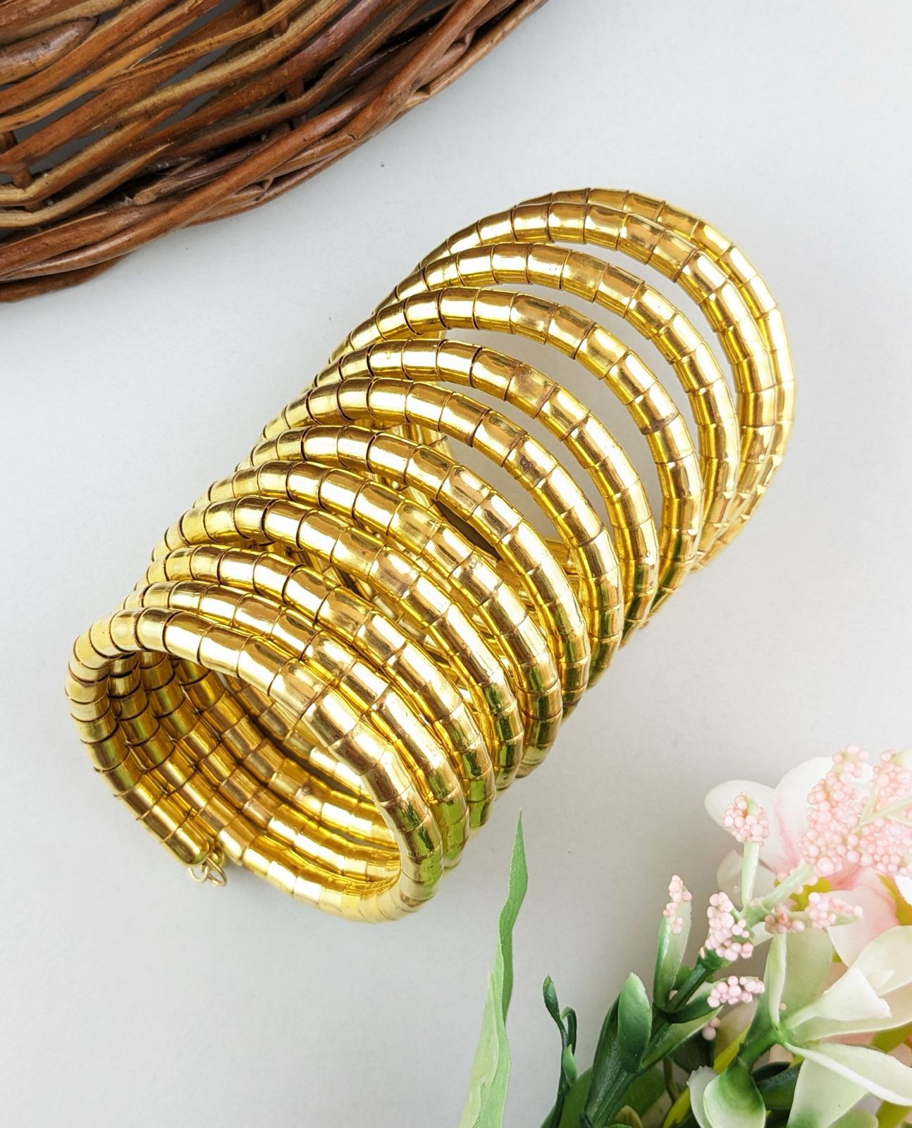Spiral bangles
