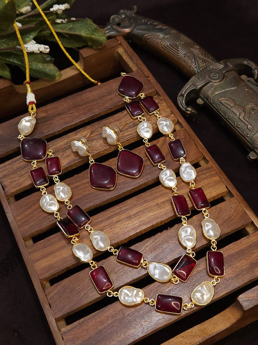 beautiful monalisa stone and barooque pearl necklace