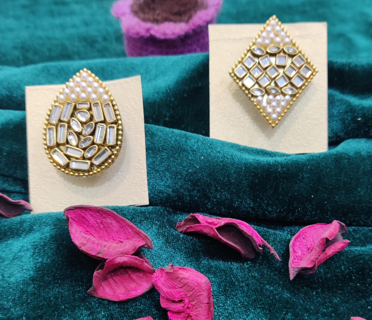 kundan studded saree pins