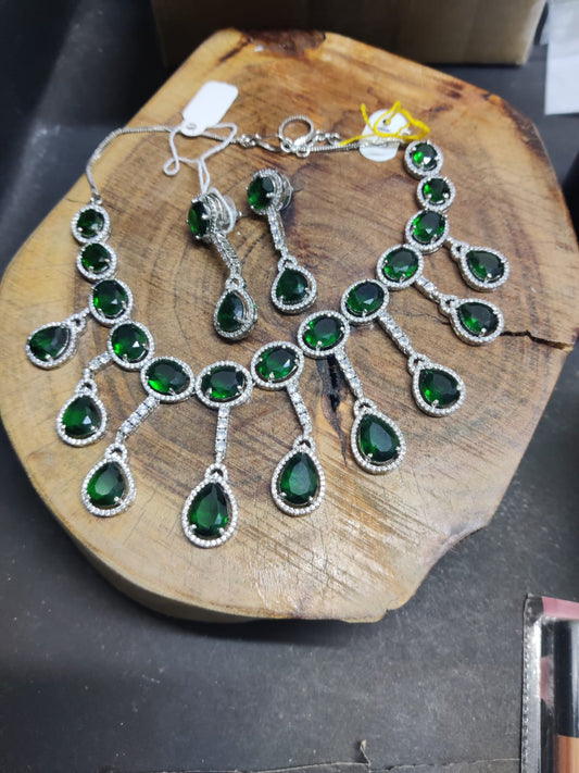 Beautiful Ad stone Necklace with Earrings