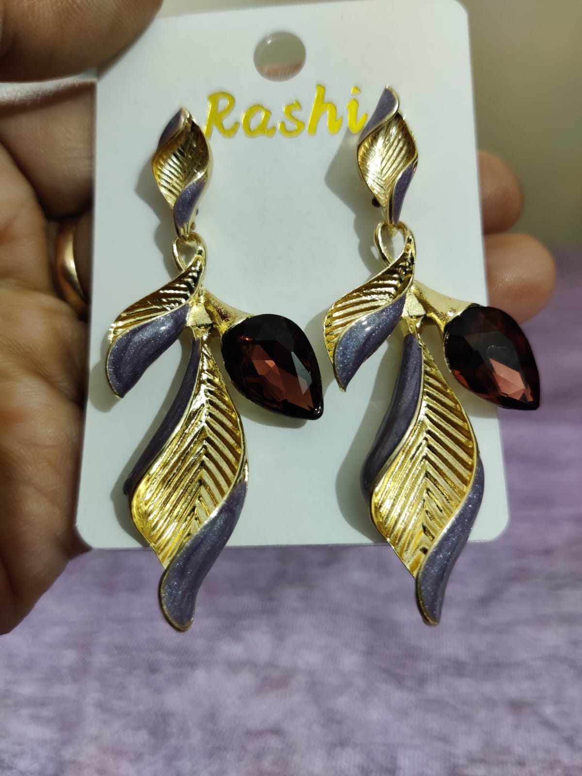 Long enamel danglers