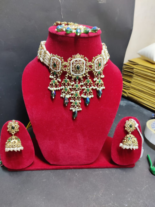 Beatiful set in copper with hanging beads