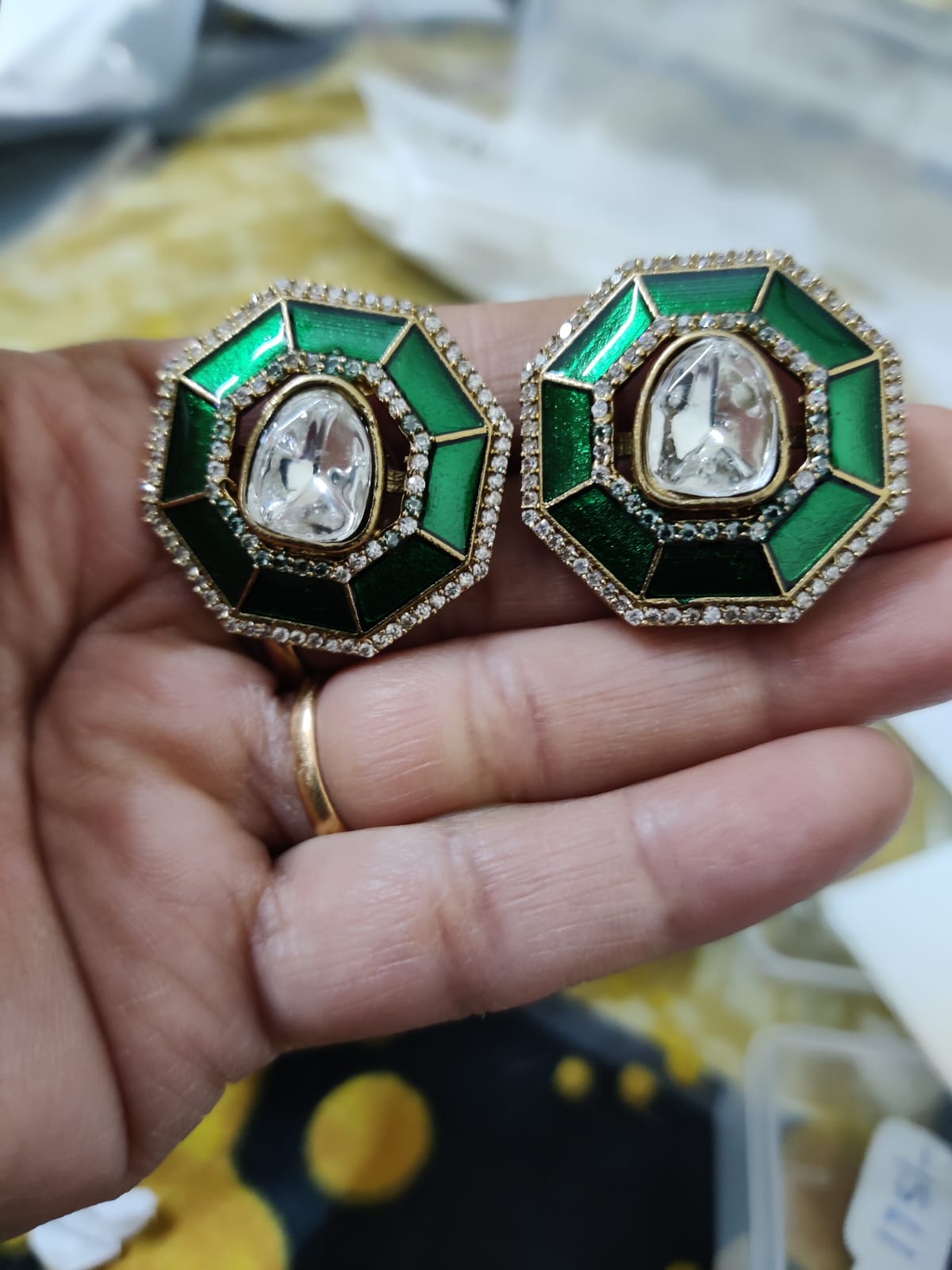 Big sized enamel studs