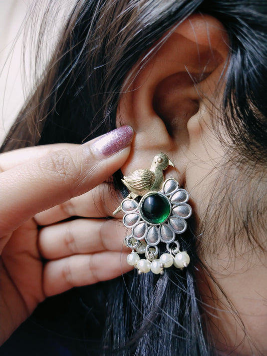 Dual tone stud