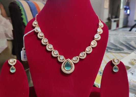 Beautiful Neckpiece in Mossonaite