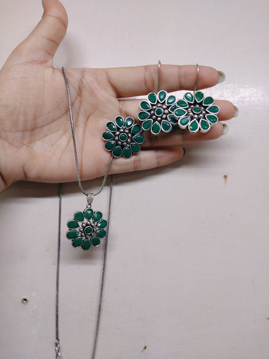 Pendant set in brass
