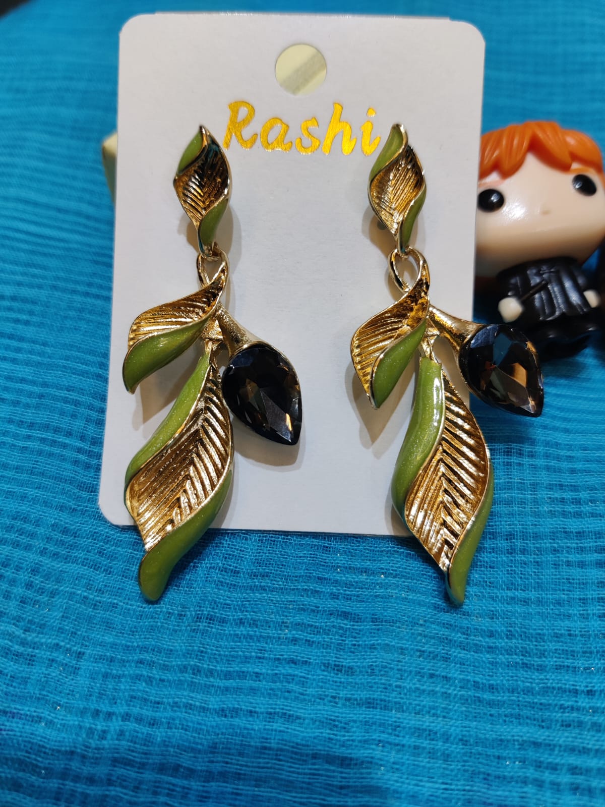 Long enamel danglers
