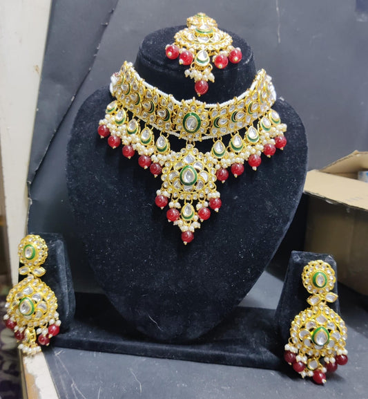 Beautiful Neck covering necklace with earrings and maangtikka